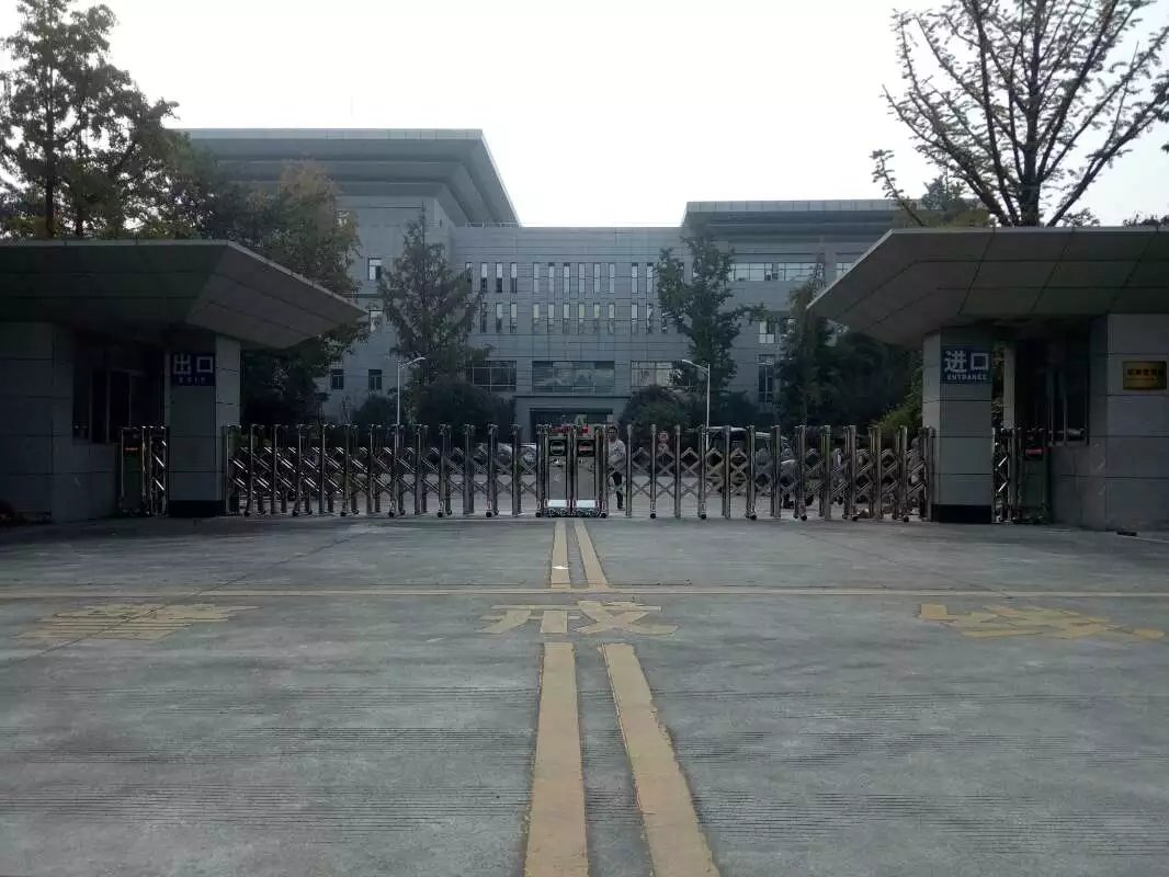 张家口崇礼区张家口崇礼区四川消防总队伸缩门